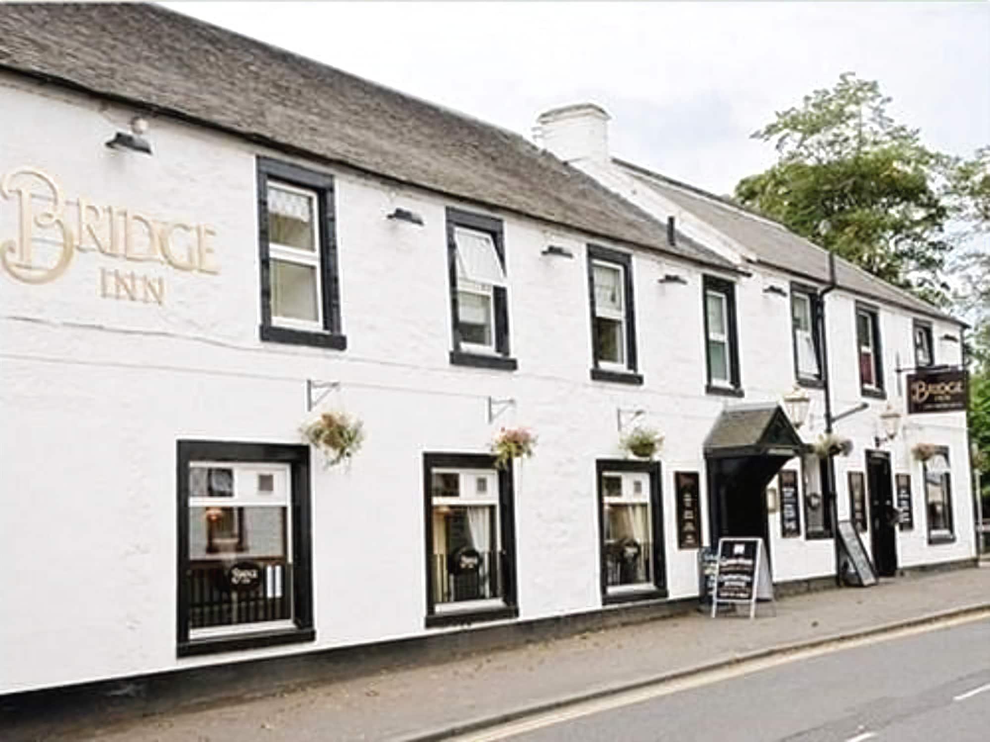 The Bridge Inn Tillicoultry Экстерьер фото